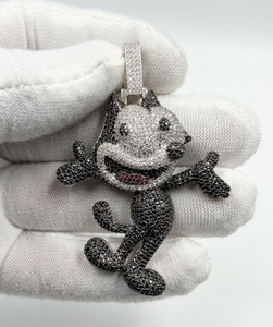 Pendentif Chat en Moissanite Ice Cube, Micro-Pavé Noir et Blanc, Bijou Charmant, Cadeau - Product Image 1