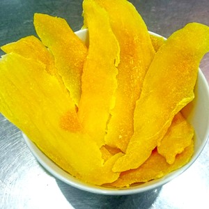 Chips de fruta tropical suave de Mango Seco cuidadosamente procesados para conservar el sabor natural de Vietnam - Product Image 2