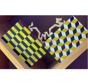 กระเป๋าคลัทช์เรซินแฟชั่นตามความต้องการสูงสำหรับสาวๆปาร์ตี้งานแต่งงานมีจำนวนมากจากอินเดีย - Product Image 1