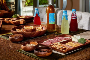 Wholesale Handmade Classic Design Acacia Round Wooden Tray Set Serving <b>Plates</b> for Restaurants Weddings Boxed Safe - Product Image 4