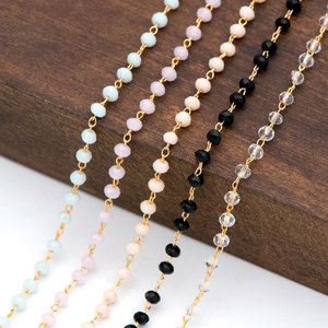Ensemble de colliers délicats en perles pastel, pierres précieuses rondes, chaîne dorée, superposés, style bohème minimaliste - Product Image 2