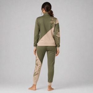 Wholesale New Arrival Top Supplier Lightweight Women's Casual Solid Tracksuits 2 Piece <b>Set</b> with Zipper Fleece Breathable - Product Image 4