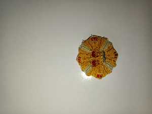 Écusson personnalisé en fil métallique, fait main, rond, en velours, grand design, logo brodé, strass, chenille PU, à coudre pour chapeaux - Product Image 5