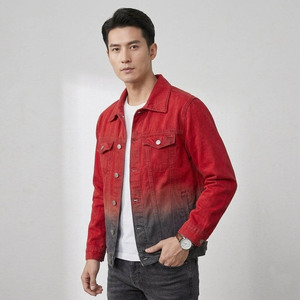 เสื้อแจ็คเก็ตยีนส์ผู้ชายสีแดงไล่เฉด คอปกพับได้ ย้อมสีแบบ Dip Dye ผ้าฝ้าย สไตล์ลำลอง ทรงปกติ กระดุมแถวเดียว สำหรับฤดูใบไม้ร่วง - Product Image 3