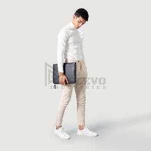 Funda de Piel de Lujo para Portátil al por Mayor, con Logotipo Personalizado, MOQ Bajo, Marca Privada, Bolso de Mano Delgado para Negocios, 50-70L, para MacBook Pro - Product Image 6