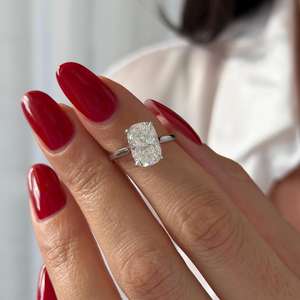 Anillo Solitario con Diamante de Laboratorio de 3 Quilates, Corte Alargado Tipo Cojín, Engaste Lotus, Engaste Tulipán Catedral, Oro Blanco de 14k, Certificado IGI - Product Image 6