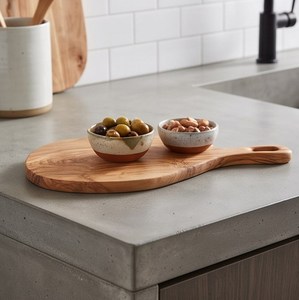 Planche à découper en bois d'olivier avec poignée, planche de service à grain naturel, planche à découper de cuisine - Product Image 5