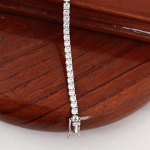 Revalia Pulsera de tenis de plata de ley 925 con diamantes de talla redonda, diseño clásico de eslabones con incrustaciones de piedras, joyería elegante, regalo para mujer - Product Image 2