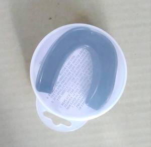 ที่ครอบฟันพีวีซีคุณภาพสูง ปรับแต่งได้ ใช้ได้ทั้งแบบเดี่ยว/คู่ ปลอดภัยต่อสุขอนามัย เป็นมิตรกับสิ่งแวดล้อม เกรดสำหรับอาหาร บรรจุในกล่องสีสันสดใส เหมาะสำหรับ MMA มวยไทย - Product Image 3