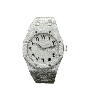 La mejor calidad de lujo con números árabes Dial Totalmente helado VVS Moissanite Diamond Reloj de movimiento automático de moda y lujoso - Product Image 1
