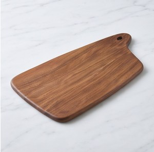 Planche à découper rectangulaire en noyer avec poignée et trou de suspension - Product Image 3