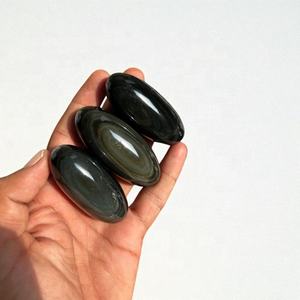 Pierre précieuse d'obsidienne arc-en-ciel authentique sculptée en lingam de Shiva - Qualité supérieure, cadeau d'affaires traditionnel de Feng Shui, fournisseur en gros - Product Image 2