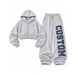 Conjunto de chándal de alta demanda para mujer: sudadera con capucha de forro polar gris jaspeado con cremallera y pantalones de chándal de pierna ancha con apliques desgastados personalizados, estilo universitario. - Product Image 4