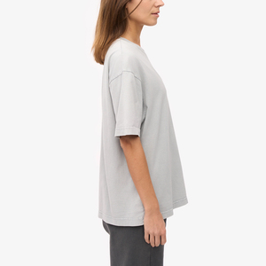 Camiseta Oversize para Mujer con Diseño Único, Logotipo Personalizado, Tela de Algodón de Alta Calidad, Secado Rápido, Transpirable, MOQ Bajo, Estilo Urbano - Product Image 6