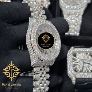 นาฬิกาเพชรสำหรับผู้หญิงสุดหรูจาก Pahal Jewels ตัวเรือนสแตนเลสทรงกลมขนาด 40 มม. ระบบควอตซ์แบบอนาล็อก สายแบบพับได้ - Product Image 2
