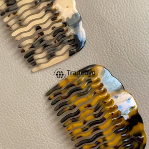 Tradebyd Handmade Resin Hair Comb Stylish Durable Hair Care <b>Tool</b> for Salon and Home Use - Product Image 4