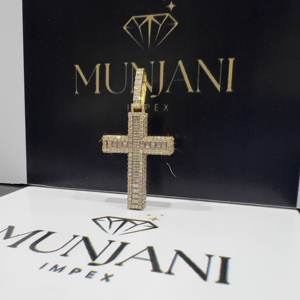 Colgantes y Dijes Finos, Colgante de Cruz con Diamantes VVS, Colgantes Chapados en Oro para Hombre, Joyería Cristiana Hiphop con Corte Baguette para Fiesta - Product Image 4