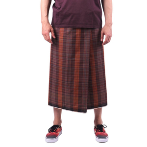 Izar Lungi para Hombre con Rayas Rojas y Naranjas, Tejido Transpirable de Mezcla de Algodón, Prenda Tradicional Islámica de Alta Calidad - Product Image 1