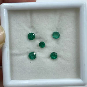 Pendentif en émeraude verte naturelle de Zambie de qualité supérieure, taille brillant ronde, 1,68 carat, 4-4,5 mm, bijoux fins en gros - Product Image 1