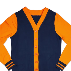 เสื้อคาร์ดิแกนคอวีแบบสั่งทำสำหรับผู้หญิง ลายปักกรีกคลาสสิก ดีไซน์สำหรับชมรมนักศึกษา ฤดูใบไม้ผลิ ฤดูใบไม้ร่วง ฤดูหนาว ผ้าขนสัตว์/อะคริลิก สวมใส่สบาย - Product Image 2