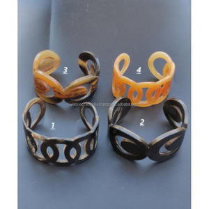 Brazalete de cuerno natural RawGap | Pulsera de lado abierto con bordes crudos y acabado de grano terroso | Artesanía de herencia rústica - Product Image 4