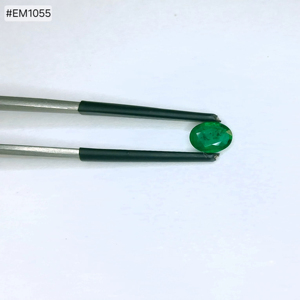 Esmeralda Zambiana 100% Natural de Grado 3A, Ovalada, 0.67ct, Gema Suelta, Hermoso Color Verde, para Joyería y Collares - Product Image 1