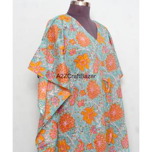 Robe longue kaftan moulante en coton indien faite à la main, écologique, à col en V et motif floral, pour mamans - Idéale pour la plage, comme tenue de nuit ou décontractée pour l'été - Product Image 5