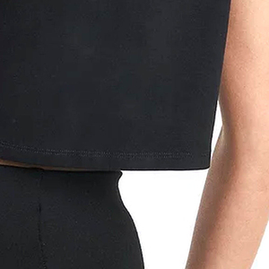 Camiseta corta de algodón para mujer, ropa de estilo de vida diseñada para un uso diario elegante y cómodo. Camiseta corta para mujer. - Product Image 3