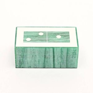 Colección de Dominó de Resina Verde de Alta Calidad con Bordes Lisos, Puntos Blancos Clásicos y Juego de Dominó Decorativo - Product Image 5