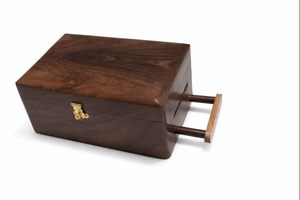 Tirelire en bois avec poignée |   Grande tirelire et boîte à monnaie |   Boîte à épargne en bois faite à la main pour espèces et pièces de monnaie |   Économiseur d'argent - Product Image 2