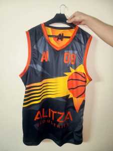 เสื้อบาสเก็ตบอลพิมพ์ลายแบบซับลิเมชั่นปรับแต่งได้ สีดำแดงลายเส้น ตาข่ายระบายอากาศ ซับเหงื่อ สำหรับผู้ใหญ่ ใส่ได้ทั้งชายและหญิง - Product Image 2