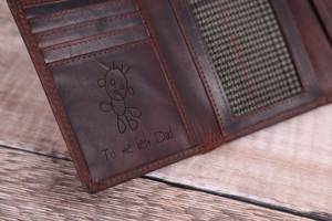 กระเป๋าสตางค์หนังแท้พับสามสำหรับผู้ชาย ของขวัญองค์กร ป้องกัน RFID  ใส่บัตรได้เยอะ  พร้อมสกรีนโลโก้  รุ่น NTW-0055 - Product Image 2