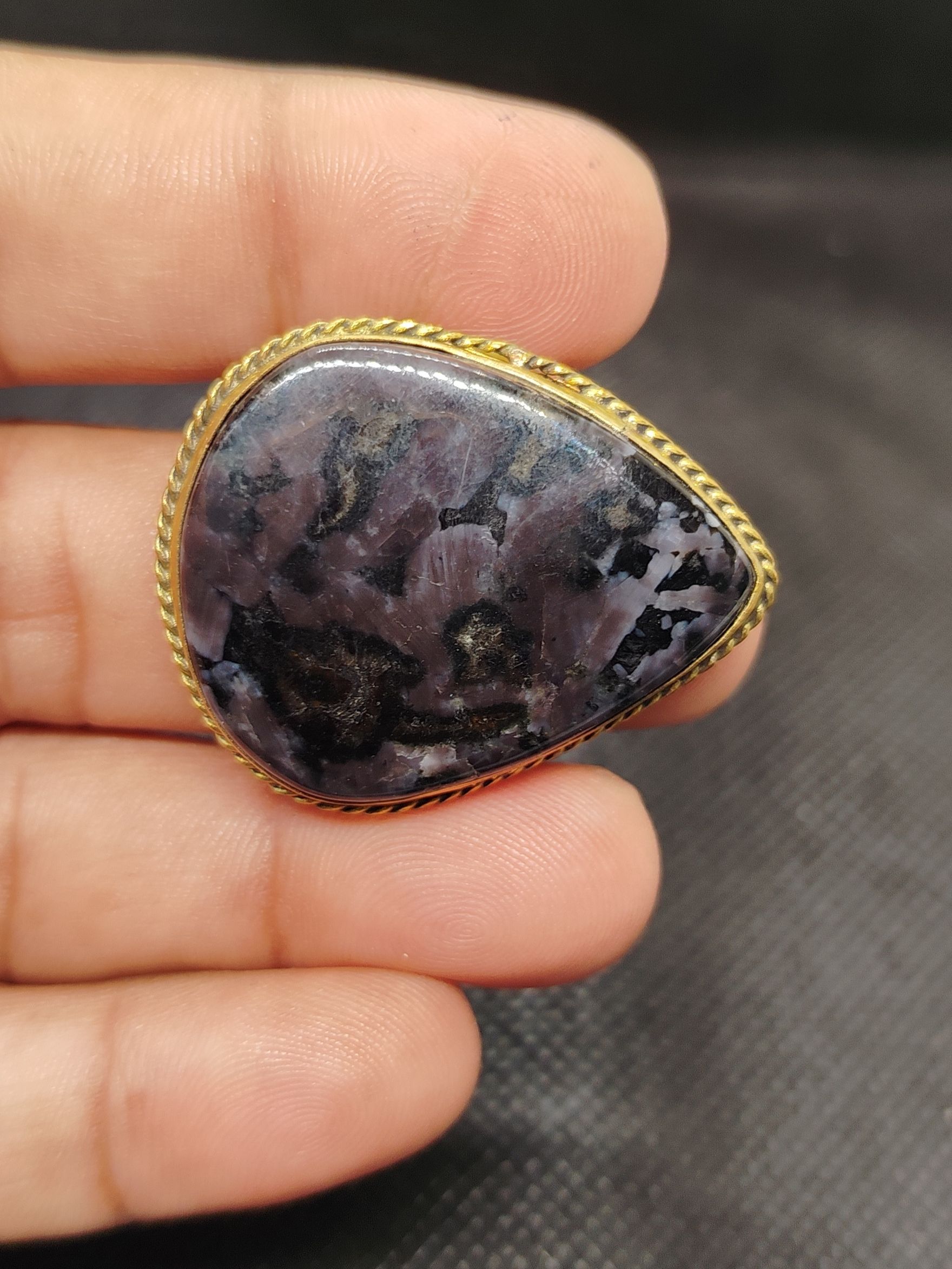 จี้ทองเหลือง