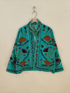 Veste en velours brodée de fleurs bohèmes, col mandarin, manches longues, grande taille, vêtements décontractés pour femmes, vêtements d'automne pour adultes - Product Image 1