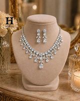 Parure de bijoux de mariage personnalisée en or blanc 18 carats avec diamant de laboratoire taille poire, collier ras-du-cou à franges et collier chandelier halo