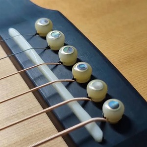 Chevilles de pont de guitare rondes polies, modernes, rustiques et écologiques en résine, fabriquées à la main par ILAHI, 100 % résine de haute qualité ICORGP- - Product Image 3