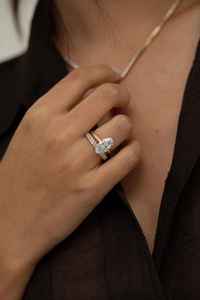 Anillo minimalista único de diamantes cultivados en laboratorio con corte redondo para unisex, oro amarillo de 14 quilates, anillo de boda ancho para parejas, joyería fina para ella. - Product Image 3