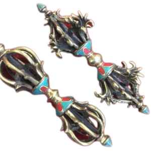 Juego de Dorje Budista Hecho a Mano en Metal con Técnica de Fundición, Forma Rectangular, Patrón de Lazos, 6 Pulgadas - Product Image 6