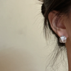 Pendientes de plata de ley s925 de varias líneas, estilo de diseño arquitectónico japonés y coreano, pendientes curvos artísticos simples. - Product Image 4