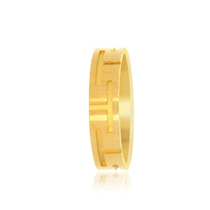 Bague large élégante à motif géométrique, design contemporain gravé, finition or poli, bijoux de mode pour homme, à porter au quotidien - Product Image 3