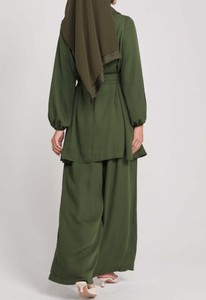 Ensemble 2 pièces vert olive pour femme : Tunique à manches longues et pantalon large décontracté, coupe ample et respirante - Product Image 3