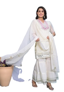 Ensemble ethnique Chanderi Kurta pour femmes avec pantalon en coton et mousseline de soie Dupatta couleur blanche robe Gota Pati pour les occasions décontractées et les fêtes - Product Image 4