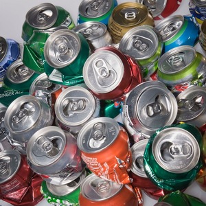 Bales de canettes de boissons pressées et nettoyées contenant des déchets d'aluminium UBC, prêtes pour l'expédition en vrac avec emballage d'exportation sécurisé en vrac - Product Image 2