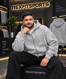 REXFITSPORTS 2026 – Sweat à capuche zippé gris clair pour homme, style streetwear, avec broderie personnalisée et motif étoile sur la manche, en polaire - Product Image 1