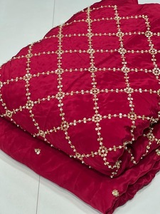 Tela de crepé natural de lujo con bordado a mano, ancho 44, para vestidos de novia y ropa festiva, disponible al mejor precio. - Product Image 1