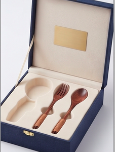 Ensemble de couverts en bois faits à la main, design minimaliste, écologique, avec manche tressé, pour le camping - Product Image 6
