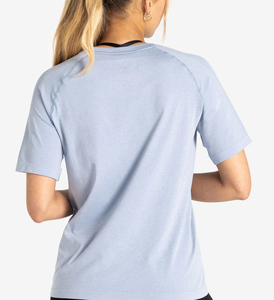 Camiseta de Yoga de Manga Corta con Cuello Redondo Azul Claro para Mujer, Transpirable, de Secado Rápido, de Poliéster, para Fitness, Corte Regular, Color Sólido, MOQ Bajo - Product Image 2