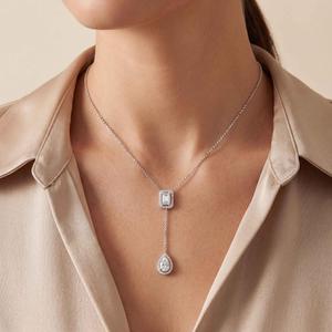 Collar de Lujo de Oro Rosa de 9K con Diamantes Cultivados en Laboratorio y Esmeraldas, 2.01 CTW, Joyería Fina, Elegante Colección de Regalos para Bodas - Product Image 3