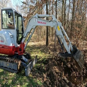 Mini-excavatrice Takeuchi TB235-2 robuste avec moteur Kohler, godet de 0,21 m, cabine PLC et chenilles en caoutchouc - Product Image 6