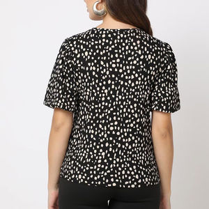 T-shirt ajusté pour femme en sublimation, matière de qualité supérieure, tissu doux, design personnalisé, tailles et couleurs variées, avec service OEM. - Product Image 2